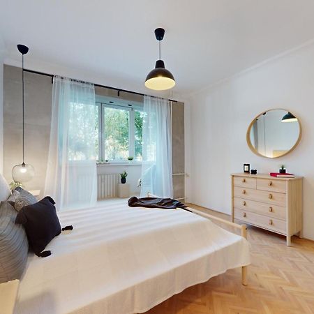 Modern 2 Bedroom Apt - Free Parking Bratislava Luaran gambar